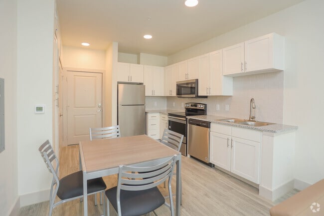 1BR, 1BA - 617SF - A2