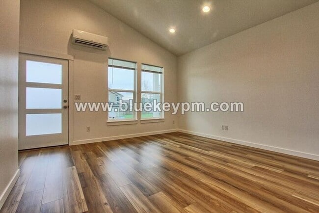 Photo - 3 Bed, 2 Bath Home in Woodland with Large Yard