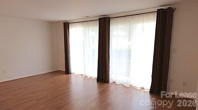 Photo - 1645 Arlyn Cir