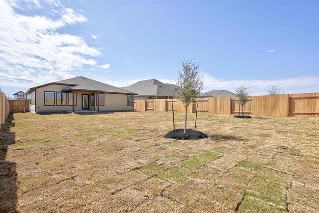 Photo - 137 Goldfinch Dr