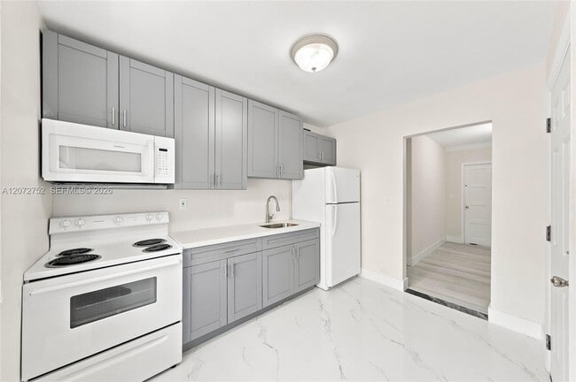 Photo - 219 NW 10th Ave Unit APT #4
