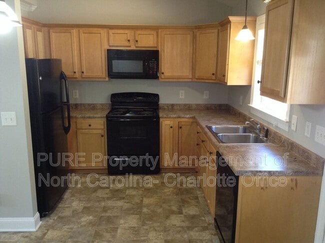 3181 Ridgeback Dr