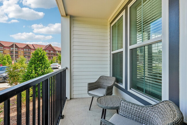 The Addison Eighty50 Off-Campus Housing, Charlotte, NC