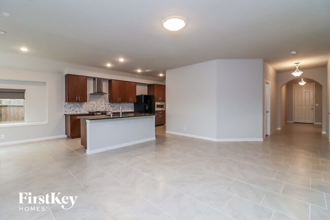 Photo - 1089 Nighthawk Trl