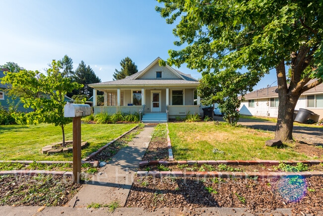 Photo - 1125 W Pine St