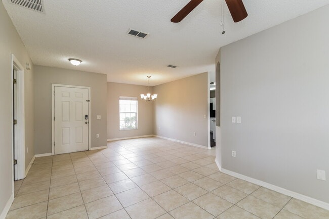 Photo - 714 Vichy Ln