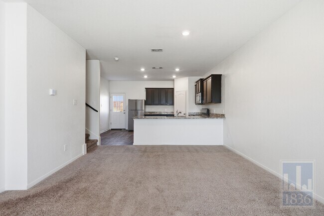 Photo - 18632 Quiet Range Dr Casa