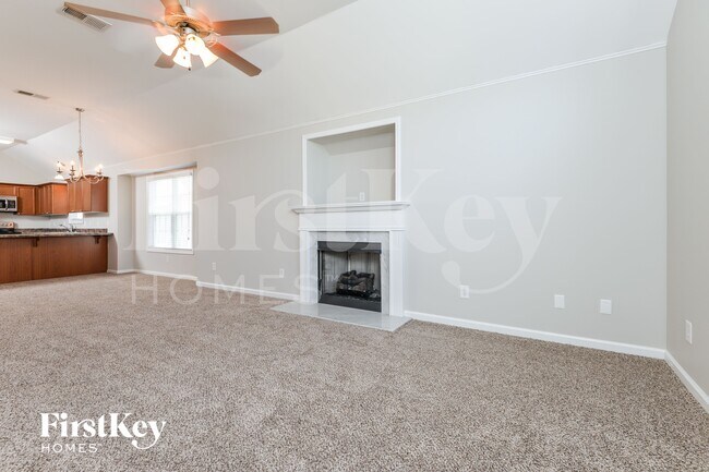Photo - 2218 Village Ln