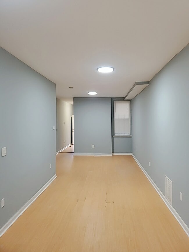 Building Photo - 1428 N Fulton Ave Rental
