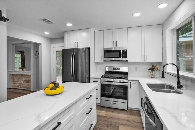 Photo - 106 N Rushwing Cir