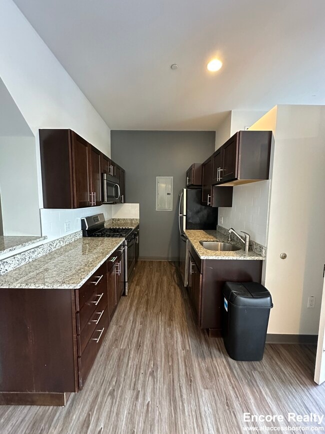 Building Photo - 145 E Berkeley St Rental