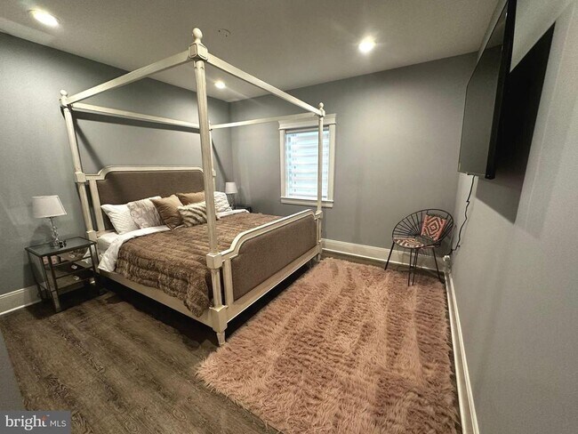 Photo - 11284 Waples Mill Rd