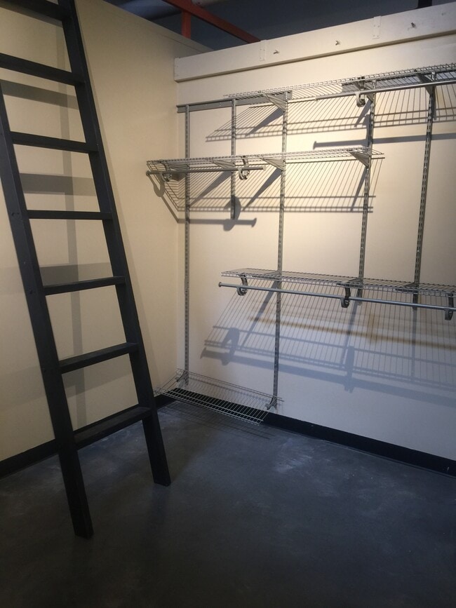 Photo - 585 Upper S St Unit Loft 127