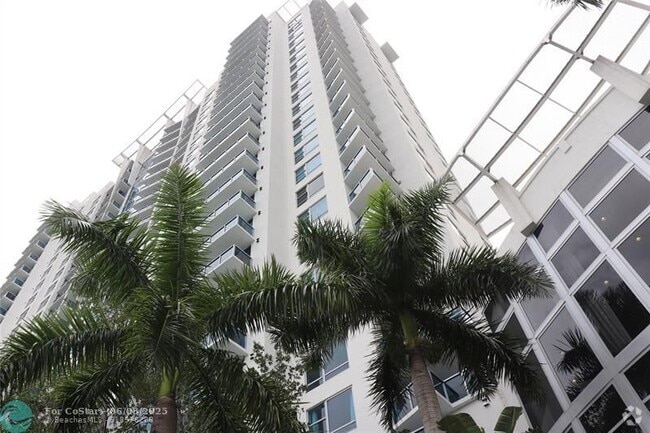 Building Photo - 2681 N Flamingo Rd Unit 2602S Rental