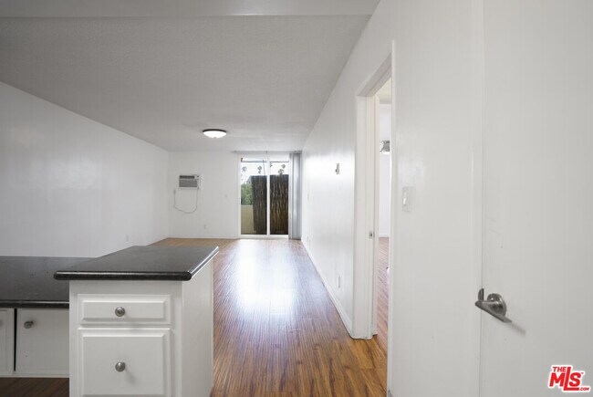 Photo - 425 S Kenmore Ave Unidad 311