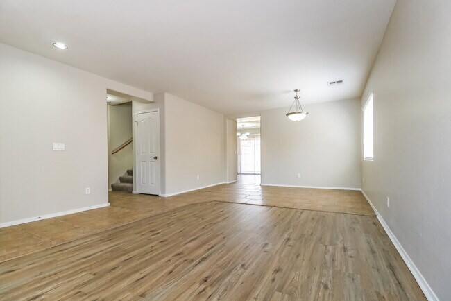 Photo - 11542 W Mountain View Rd