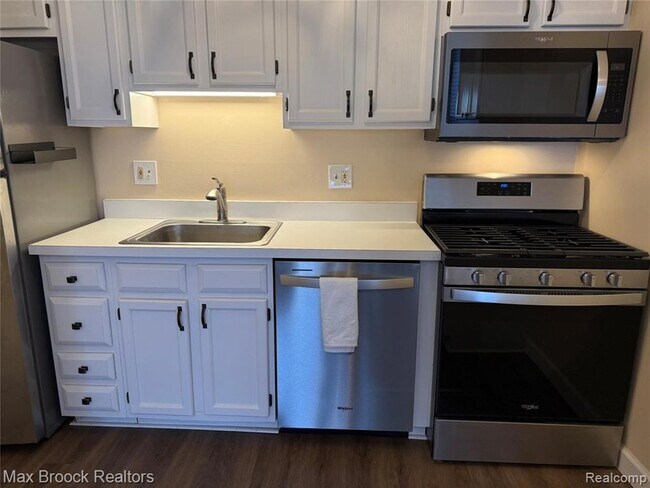 Photo - 1671 Cass Lake Rd