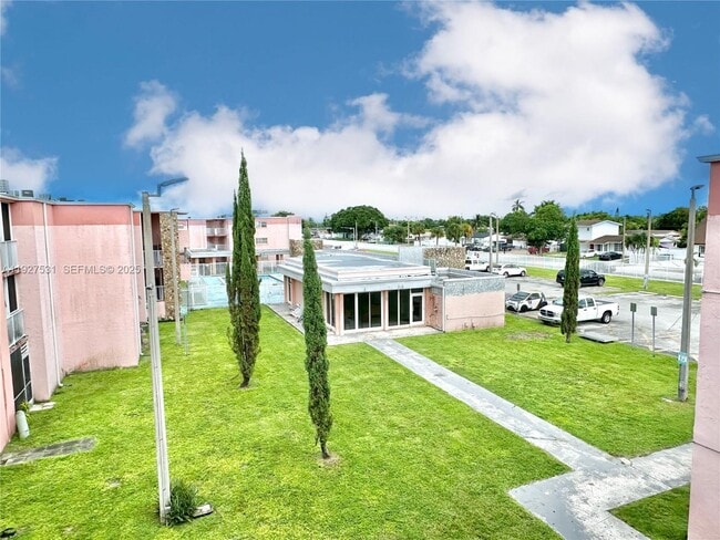 Photo - 19751 SW 114th Ave Unit 349