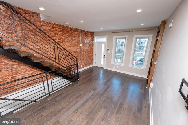 Photo - 1443 N Hollywood St