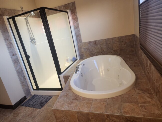 Photo - 262 Ridge View Green