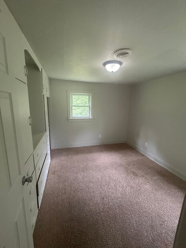 Photo - 2806 Rousseau Ave