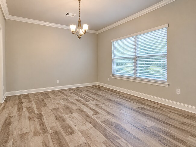 Photo - 34 Woodbridge Dr