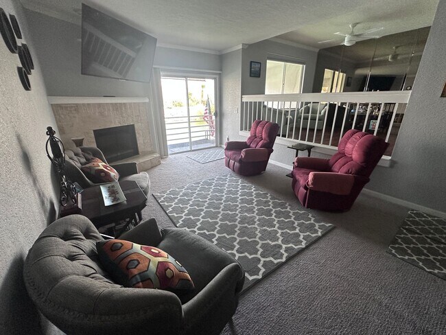1800 Club House Dr