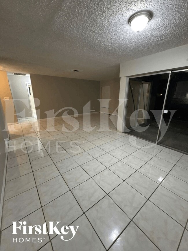 Photo - 105 Alcala Dr