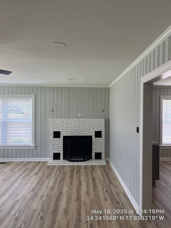 Photo - Updated 2 Bedroom, 1 Bath Home Locate Clos...