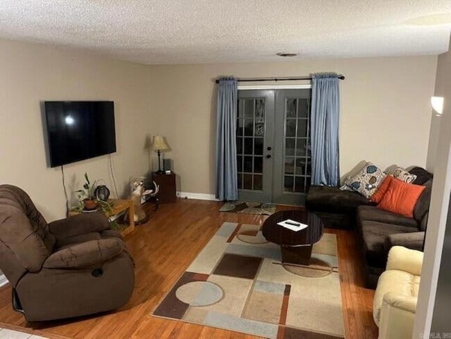 Photo - 135 Hillview Dr