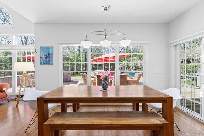 Photo - 492 E Hampton Sag Harbor Turnpike