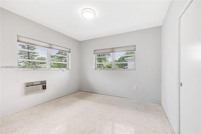 Photo - 260 SW 31st Ct Unit 1