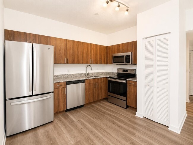 Photo - 4270 Lakewood Rd Unit 207