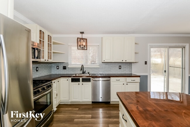 Photo - 578 Green Forest Dr