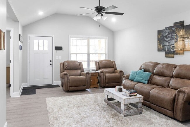 106 Lafon Dr