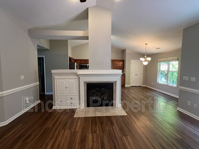 Photo - 108 Braxberry Way