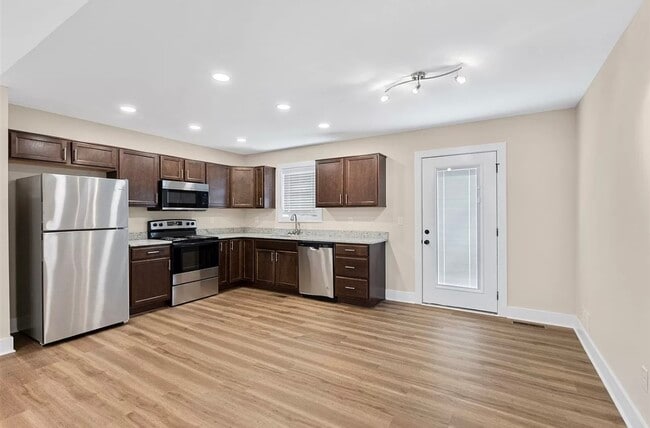 1100 Columbia Ave Unit 1