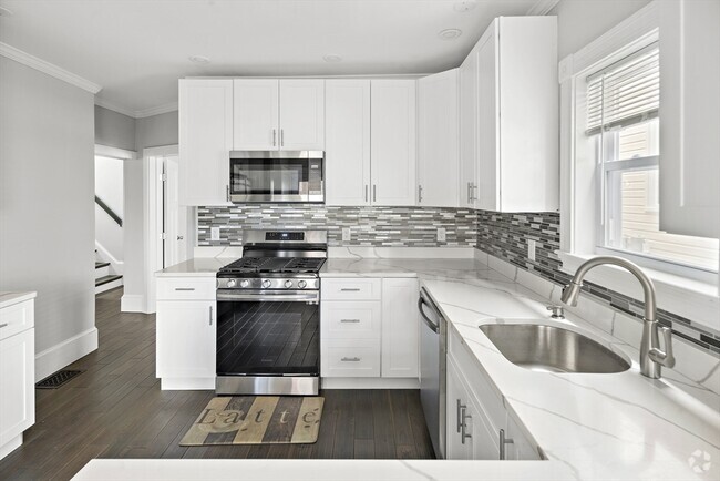 Building Photo - 5 Greenville St Unit 1 Rental