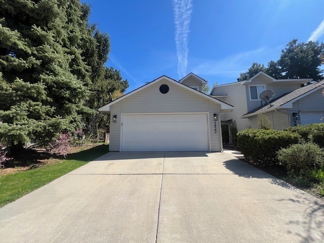 Photo - 3 Bed 2.5 Bath in Boise!