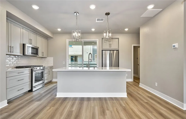 Kitchen / Grand Room - 1442 Sea Ln Casa Adosada