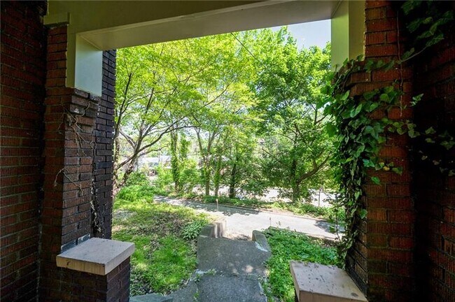 Photo - 565 Ardmore Blvd