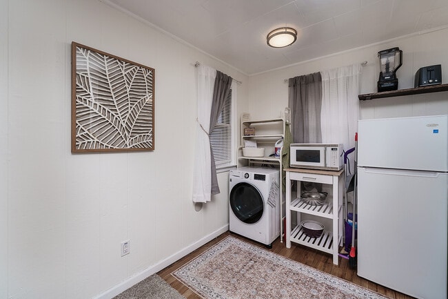 Photo - 1715 3rd St W