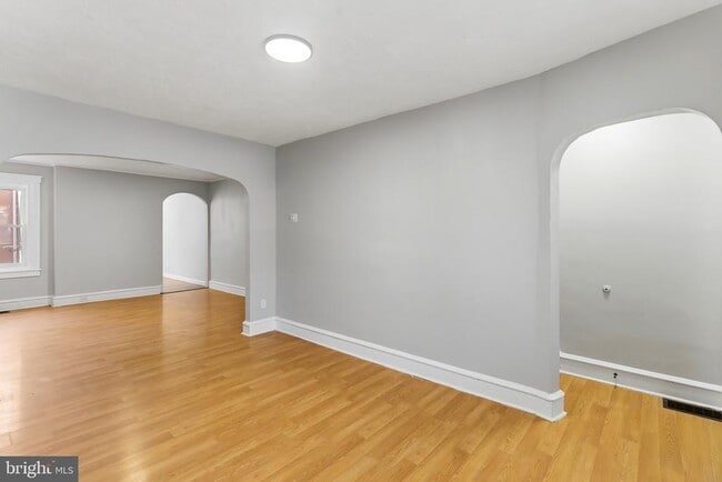 Photo - 71 Amboy Ave