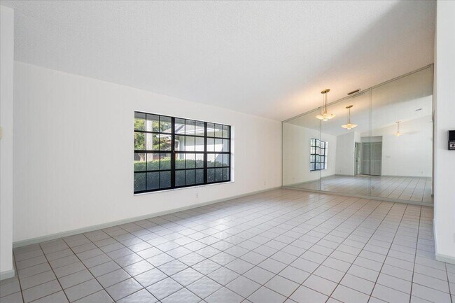 Photo - 2216 Amesbury Ct