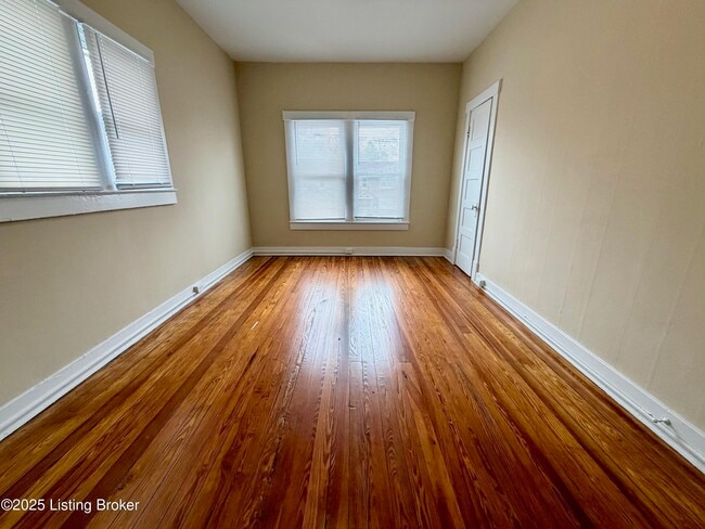 Photo - 1907 Payne St Unit 4