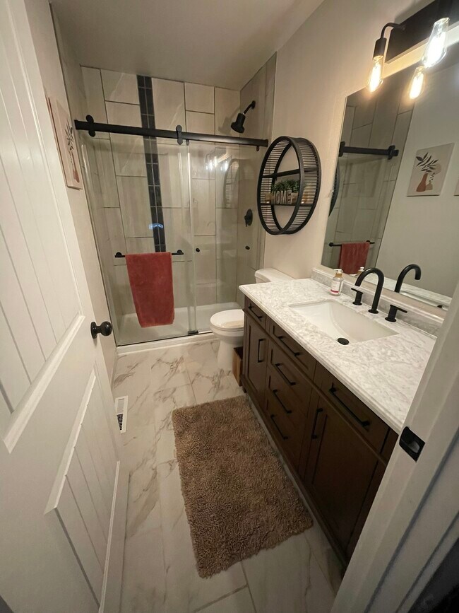 Photo - 1703 N Lea St