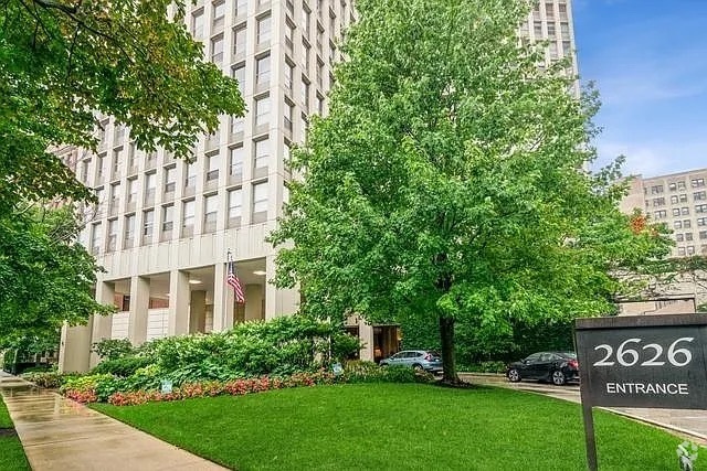 Building Photo - 2626 N Lakeview Ave Unit 1010 Rental