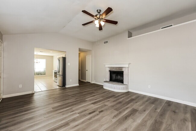 Photo - 6417 Longmont Trail