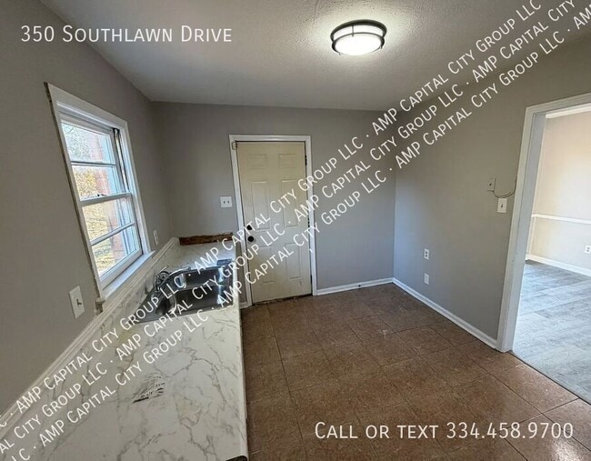 Photo - 350 Southlawn Dr
