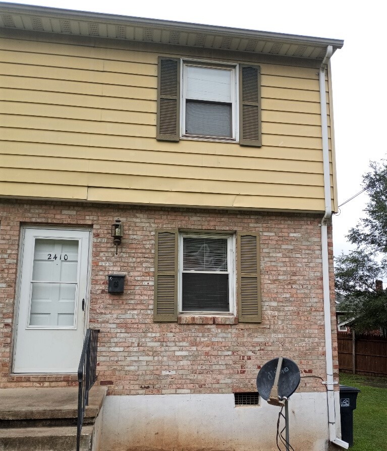 2410 Lyndhurst St NW Apartments For Rent in Roanoke, VA